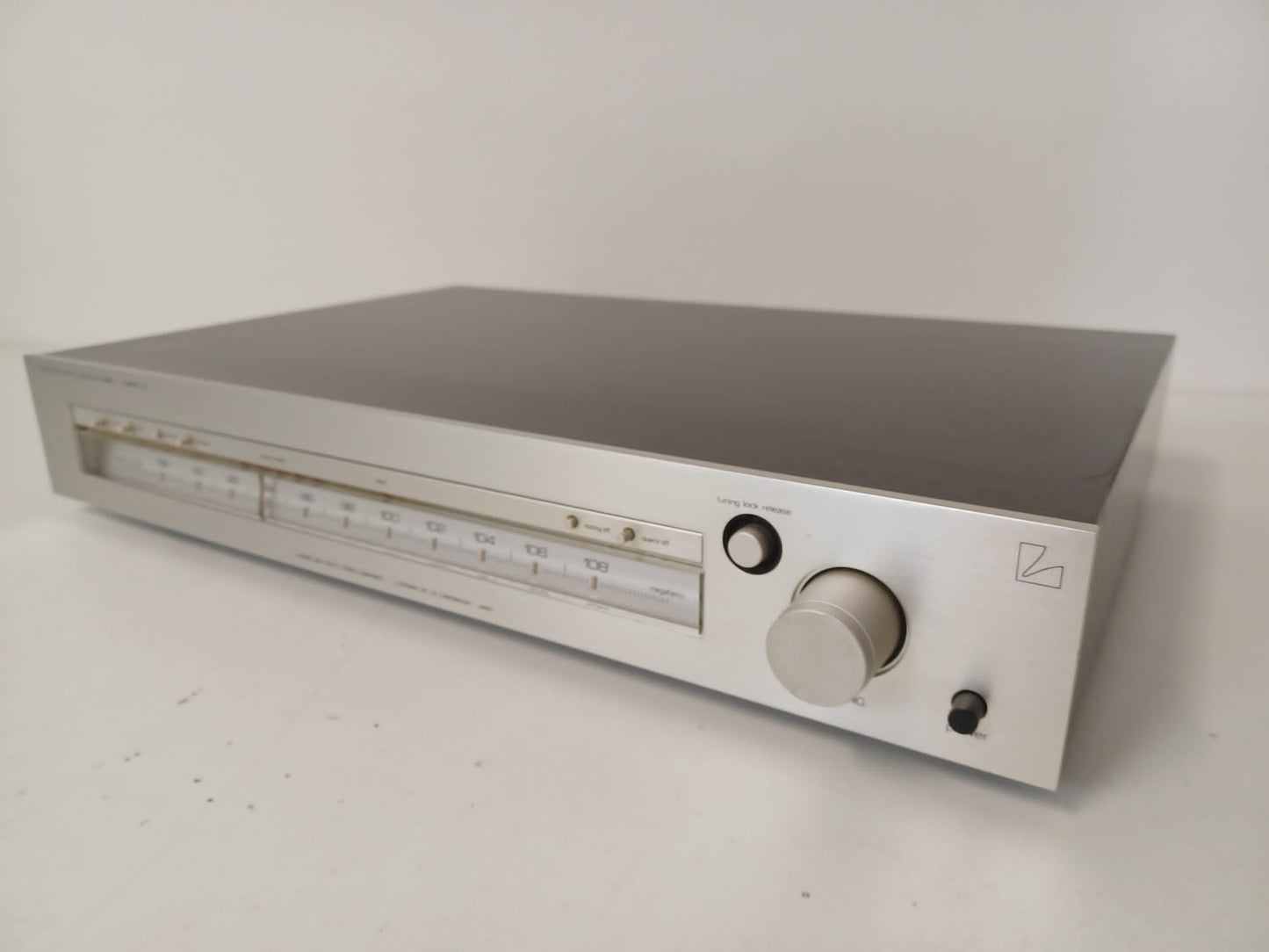 Luxman T-12